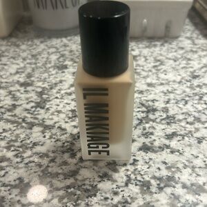 IL Makiage 020“Woke up Like This”  2 avail$28 ea. Careful! Boxes smooshed.😓